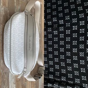 White MK waist / Fanny bag